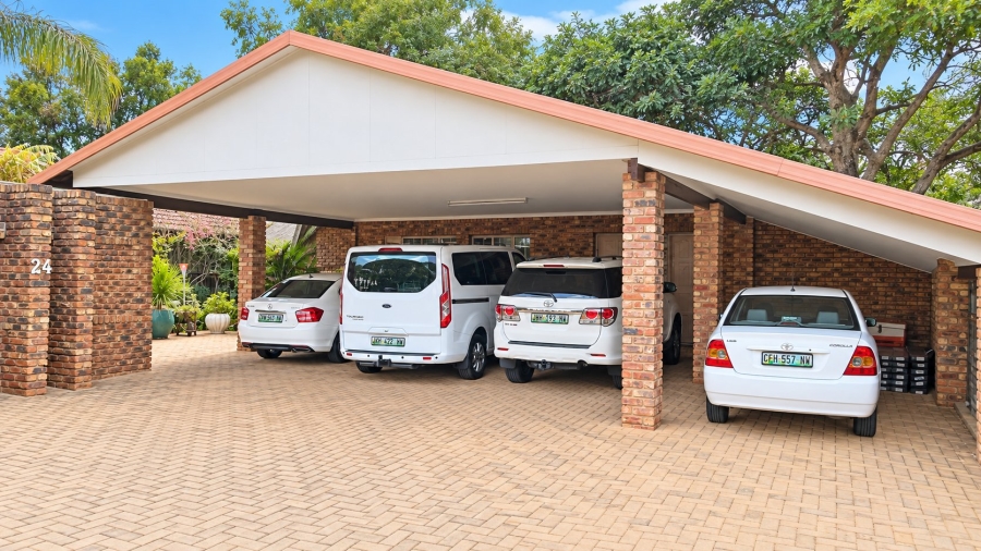 4 Bedroom Property for Sale in Wilkoppies North West